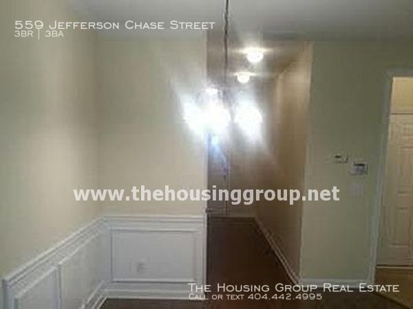 Building Photo - Ready Now!!   Atlanta Townhome!!