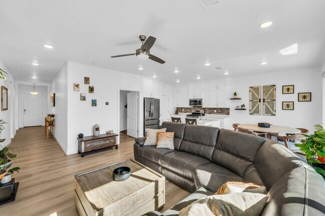Foto del edificio - 4546 S Lucy Ln