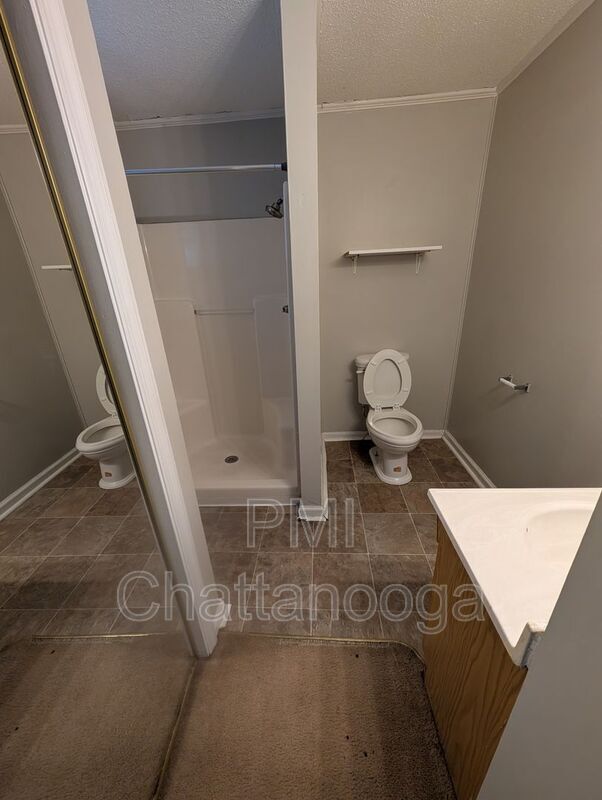 Foto del edificio - 1542 Burning Bush Rd