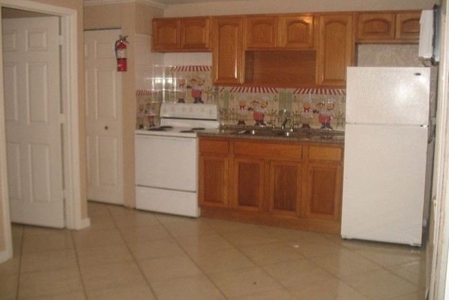 Building Photo - 419 Grapefruit Ave