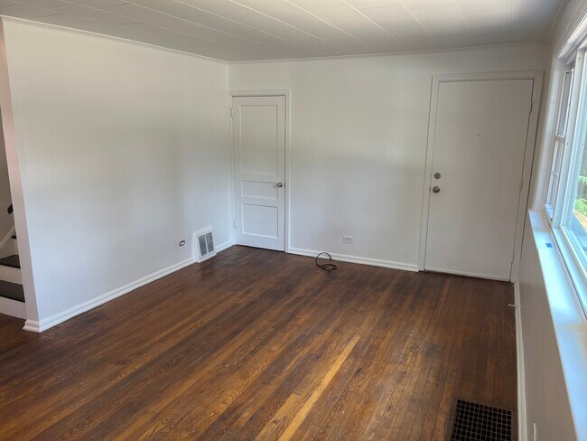 Building Photo - 167 Mount Clare Ave