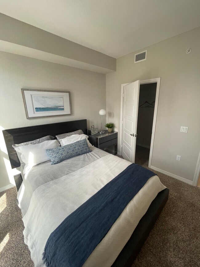 Dormitorio - 3773 Bird Rd