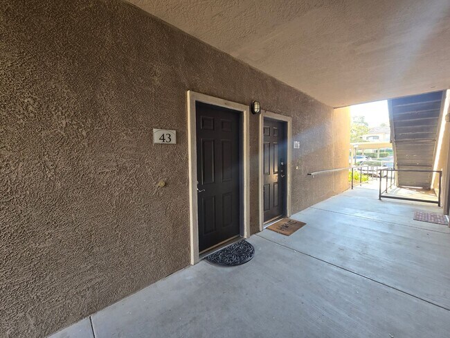 Foto del edificio - CANYON CREST CONDO