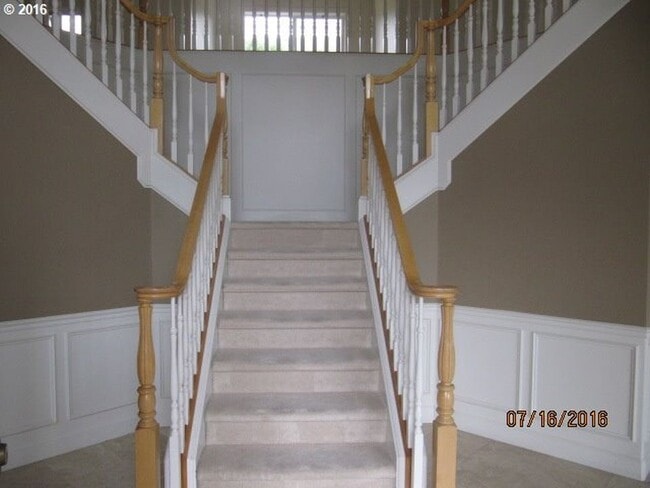 Building Photo - 1510 NW Gregory Dr