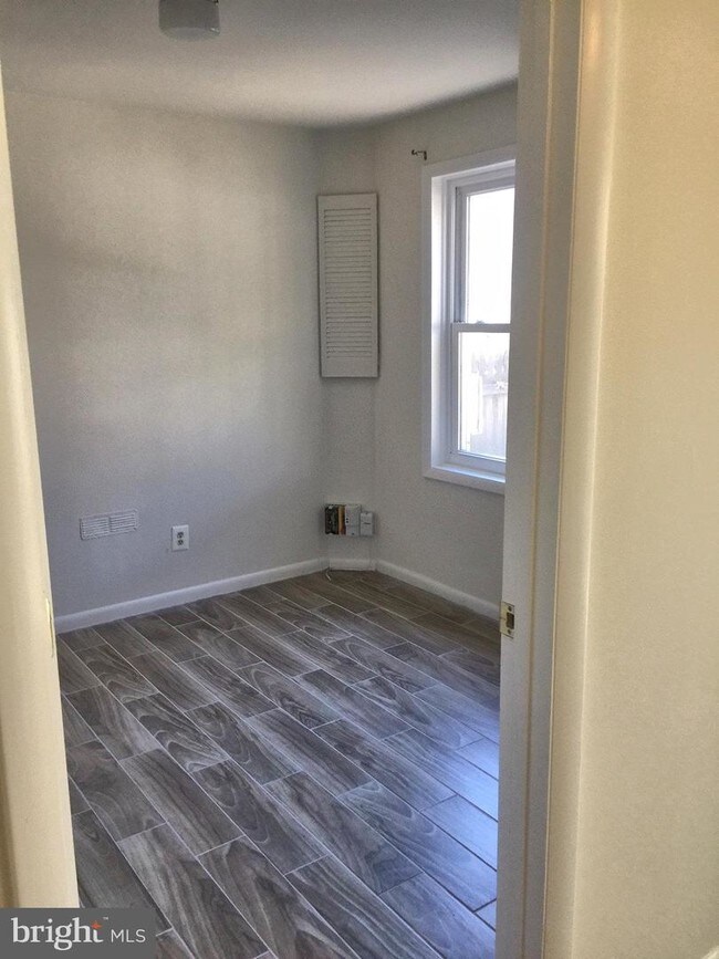 Building Photo - 12348 Woodlawn Ct
