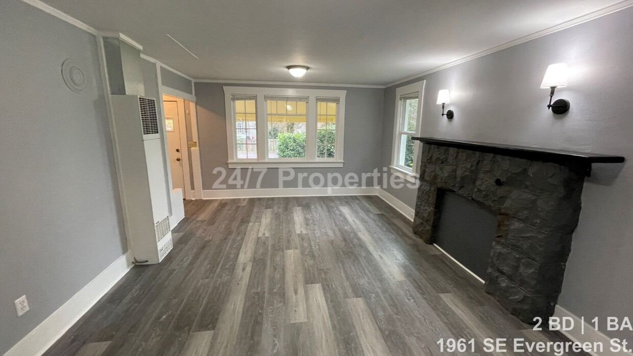 Foto principal - Huge Property w/ 2BD Home - Milwaukie, OR