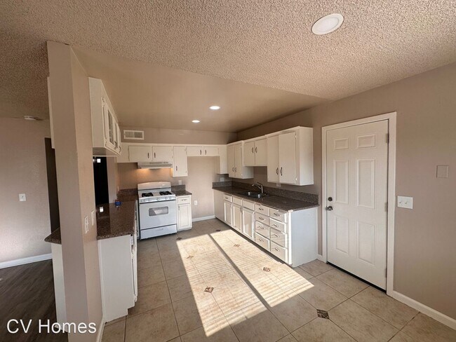 Foto del edificio - 3 br, 2 bath House - 1105 N. Thorne Ave.