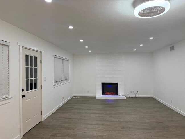 Building Photo - 1332 Occidental Ave
