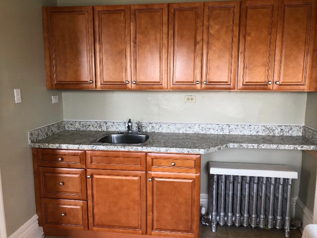 Foto del edificio - 1200 W 10th St