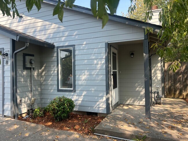 Foto del edificio - 724 SE 135th Ct
