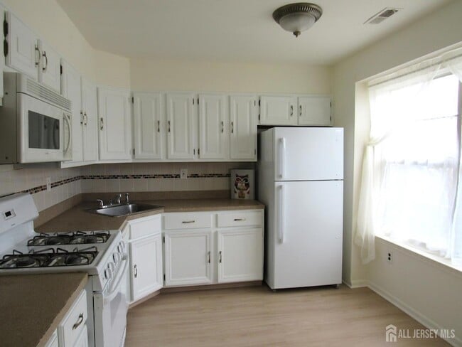 Building Photo - 32 Lafayette Ct