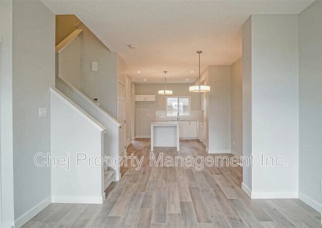 Building Photo - 17 Nouveau Dr