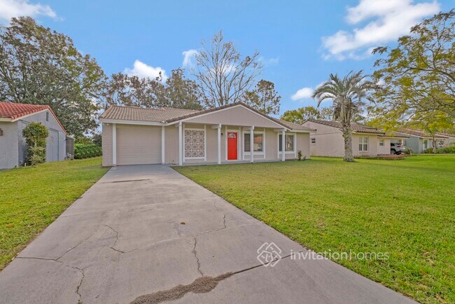 Building Photo - 10425 Kingbrook Ln