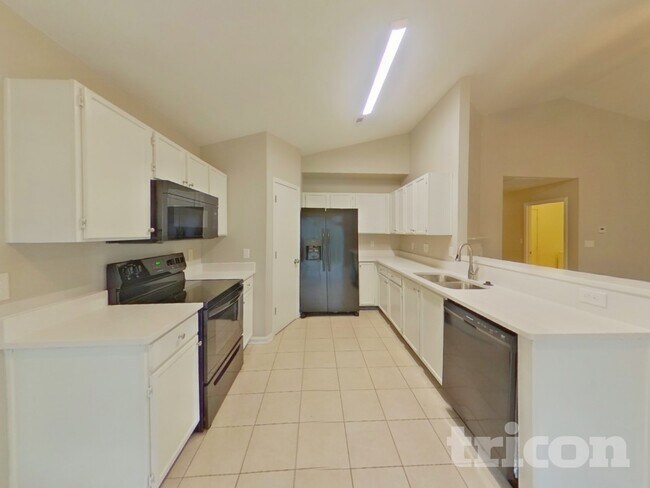 Foto del edificio - 2020 Chapel Creek Rd