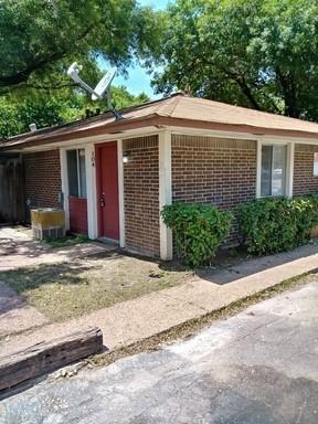 Primary Photo - 6504 S 1st St