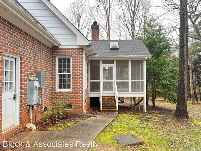 Building Photo - 4 br, 2.5 bath House - 10837 Cahill Road