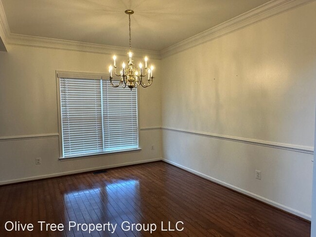 Building Photo - 4 br, 3.5 bath House - 110 Pangborne Court