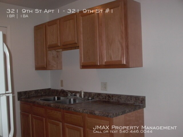 Building Photo - 321 9th St