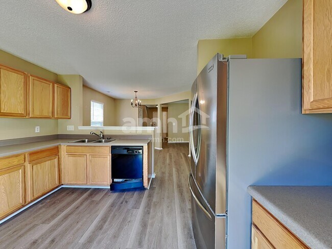 Building Photo - 3004 Van Dorn Rd
