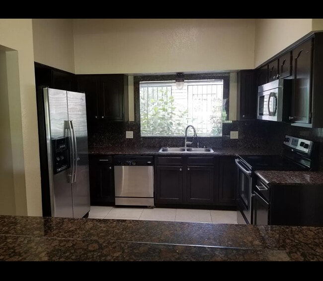 Building Photo - 40 Alvarado Ave