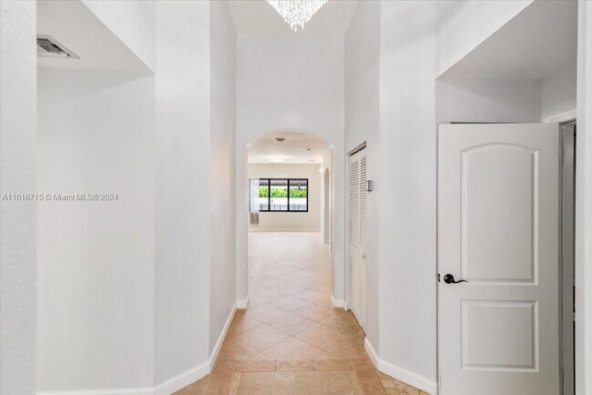 Foto del edificio - 1649 SW 154th Ct