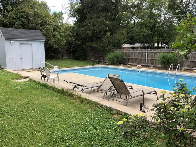 Pool - 14601 Perrywood Dr