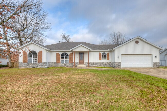 Foto del edificio - 325 Turf Ln