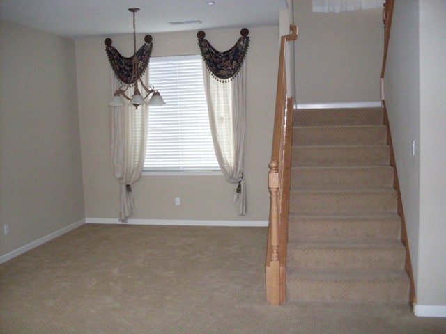 Building Photo - Brentwood Beauty 3 Bed 2.5 Bath