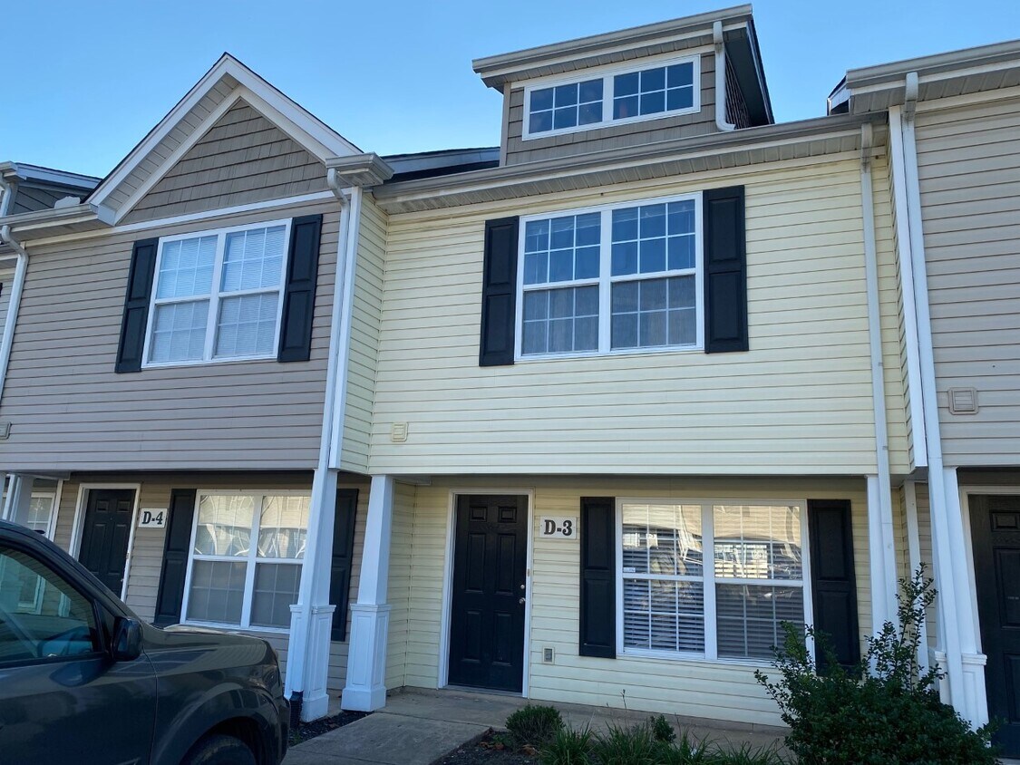 Foto principal - 2961 S Rutherford Blvd