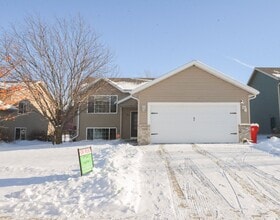 Building Photo - 2840 Monroe Dr NW