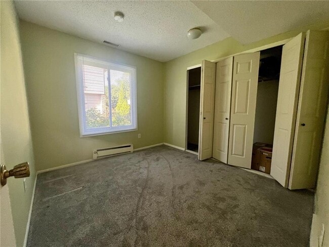 Building Photo - 2228 Oregon Ct