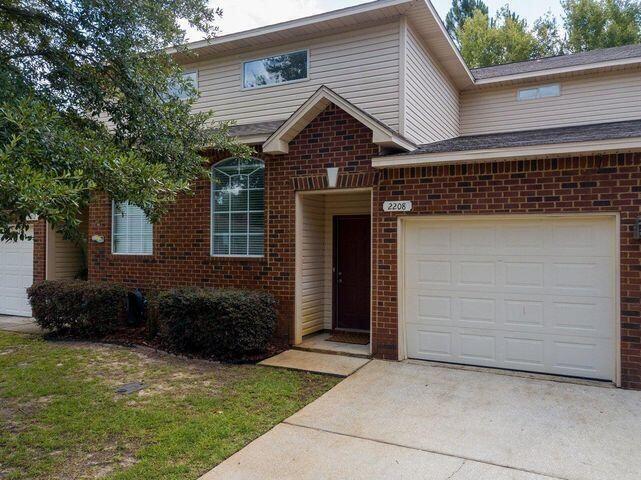 Foto principal - 2208 Hadleigh Hills Ct