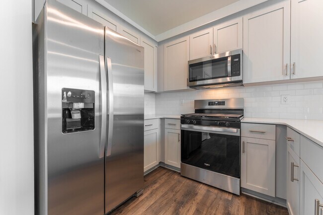 Foto del edificio - 390 Freestall Dr