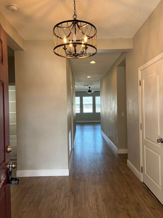 Building Photo - Modern 4 bedroom in Highland Meadow with c...