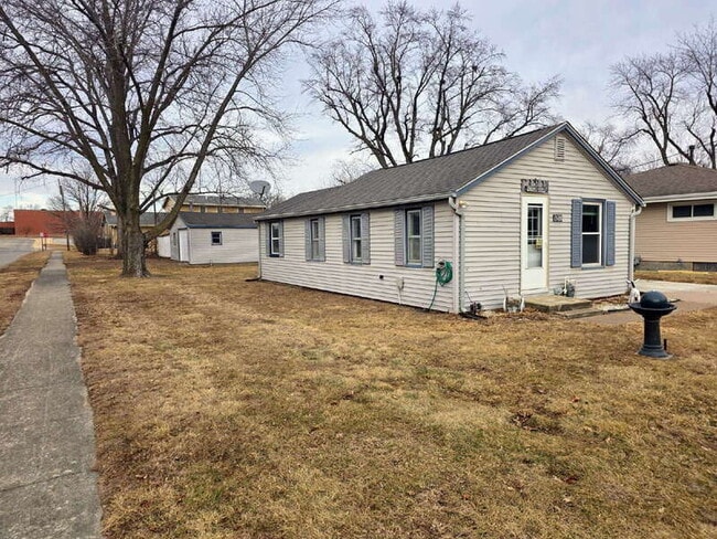 Foto del edificio - 1526 Rapids St