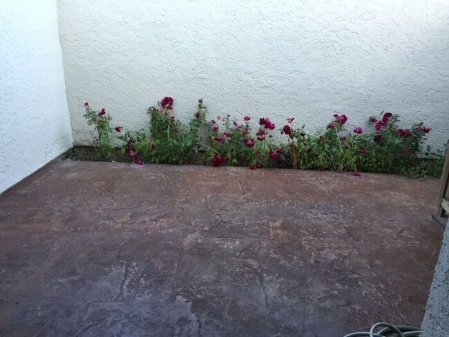 Building Photo - 4033 Dale Rd