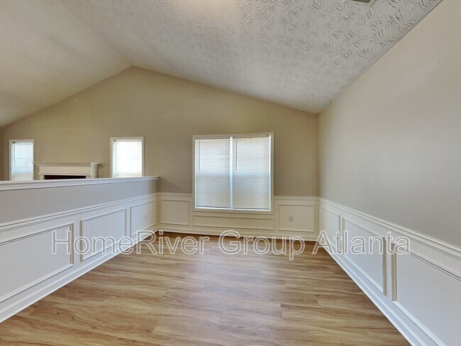 Foto del edificio - 649 Stonecrest Dr