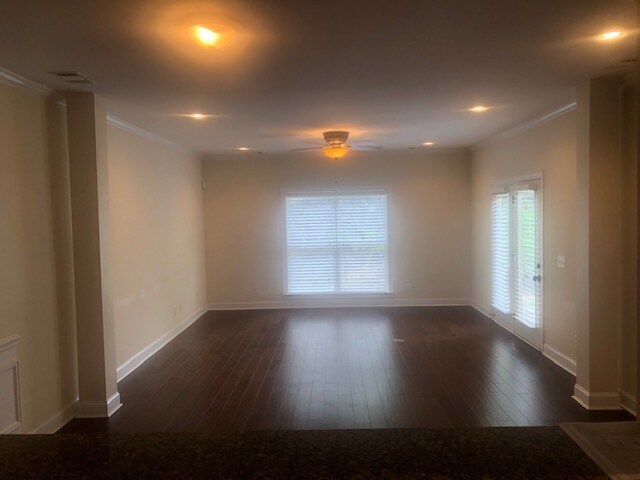Living Room - 207 E Stableford Dr