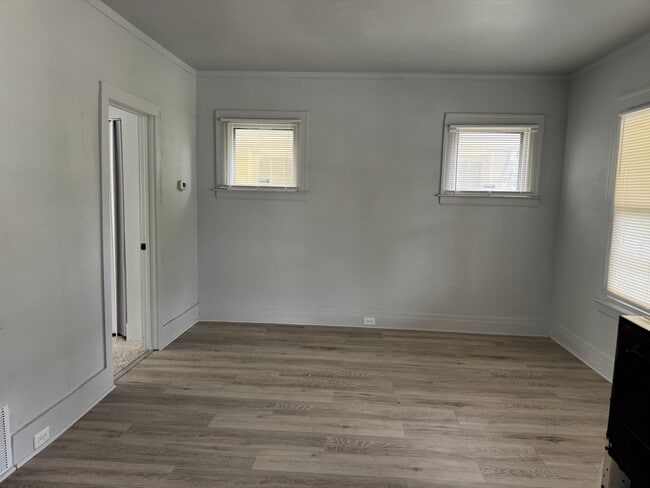 Building Photo - 2447 Leslie St