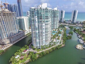 Building Photo - 16500 Collins Ave