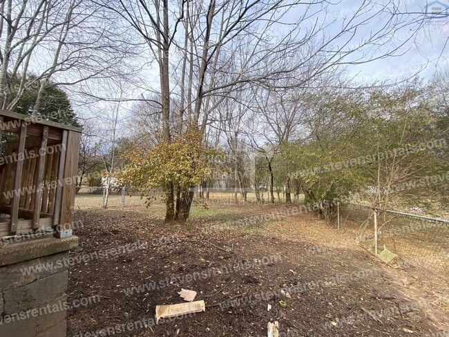 Foto del edificio - 1231 Helena Dr