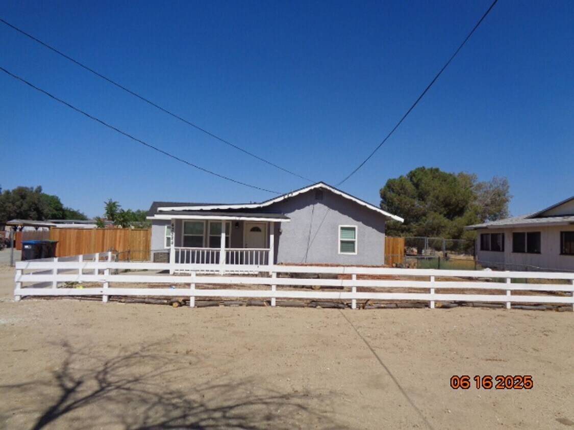 Primary Photo - Cute and Cozy Ranch Style Home in East Lan...
