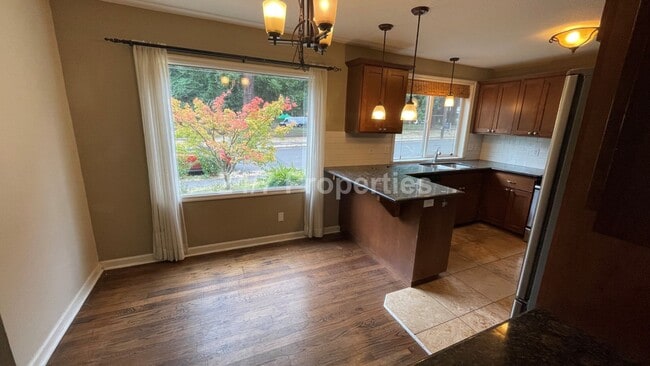 Building Photo - 2024-5815MF
