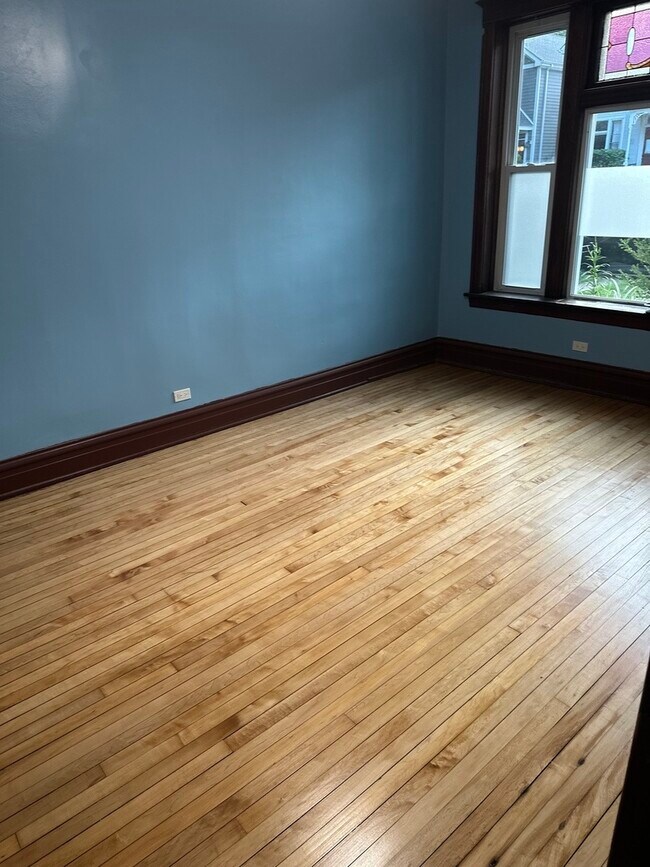Foto del edificio - 3243 N Hoyne Ave