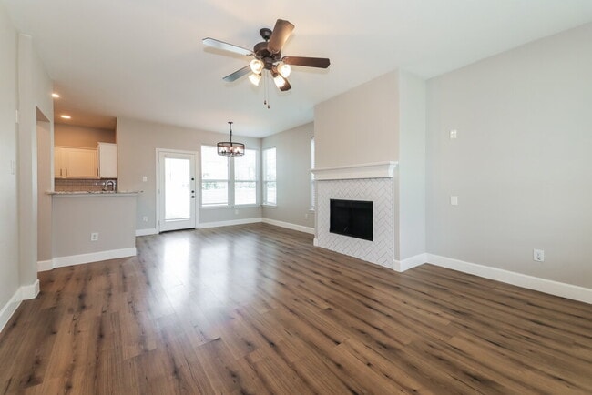 Building Photo - 10237 Nantucket Dr