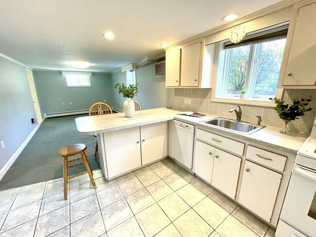 Building Photo - 73 Benefit St