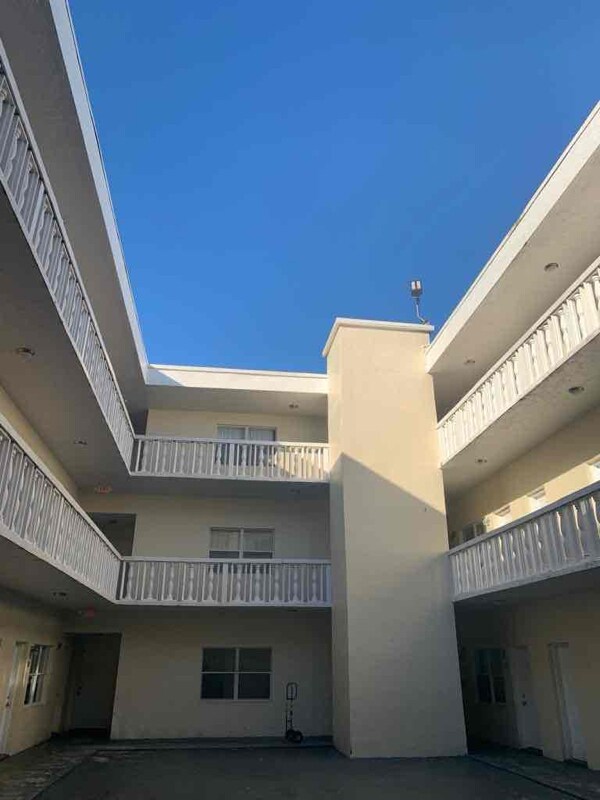 Building Photo - 360 NE 125th St