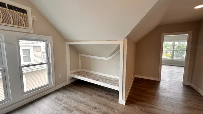 Foto del edificio - 979 Marshall Ave