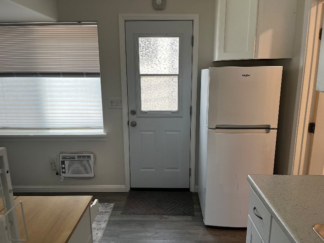 Photo - 1206 Vina Del Mar Ave House