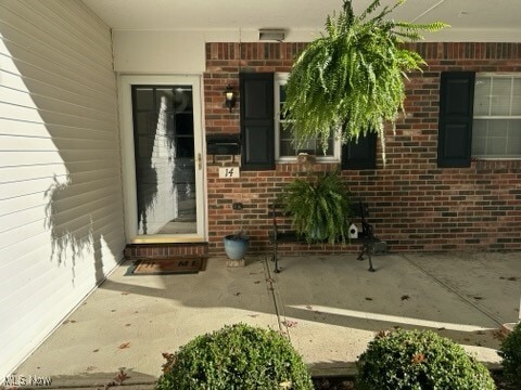 Building Photo - 14 E Carriage Dr